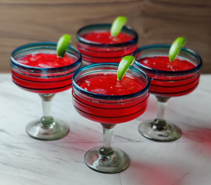 Mexikanisches mundgeblasenes Glas – Set aus 4 mundgeblasenen Margarita-Gläsern (16 oz) mit Aqua-Spiral-Design