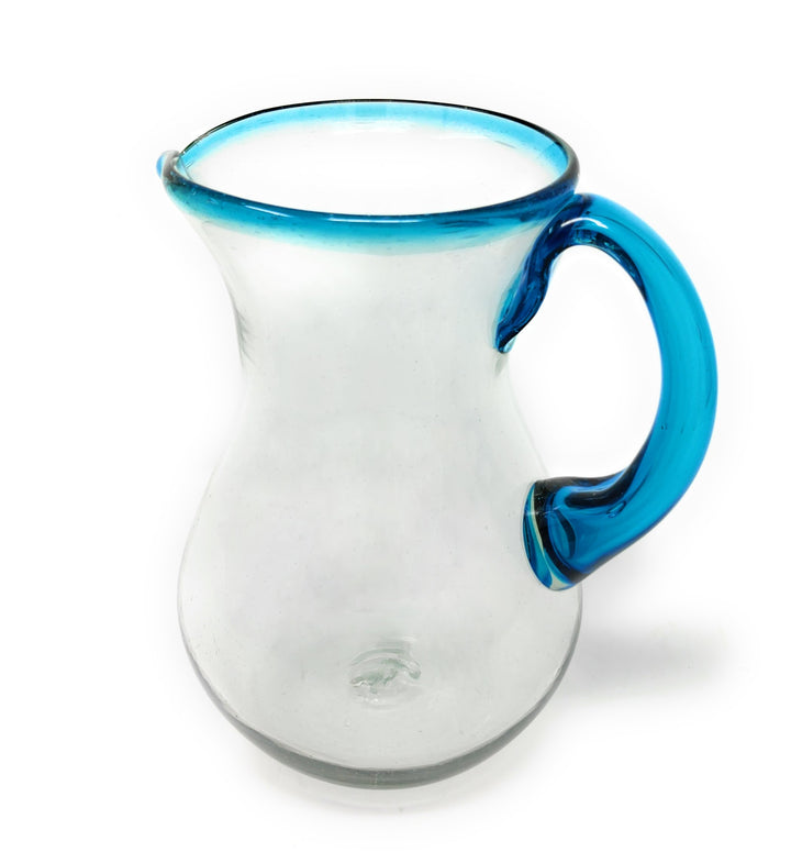Mexikanischer Krug aus mundgeblasenem Glas – Rand und Griff in Aquamarin (84 oz)