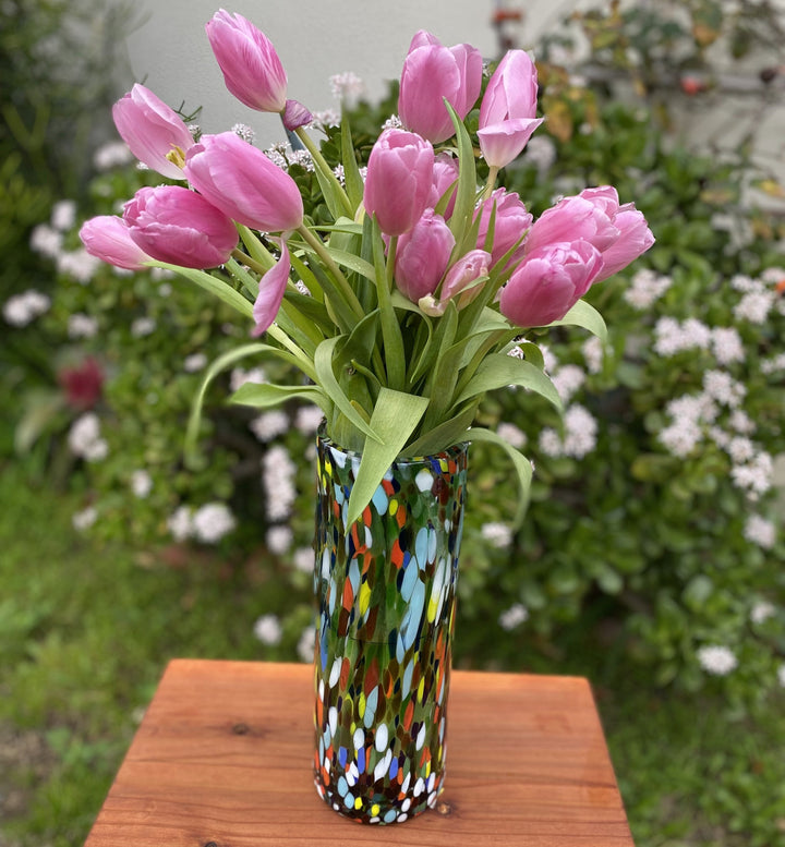 Mexikanische mundgeblasene Glasvase (11,5" x 4") – Bunte Konfetti-Carmen-Blumenvase