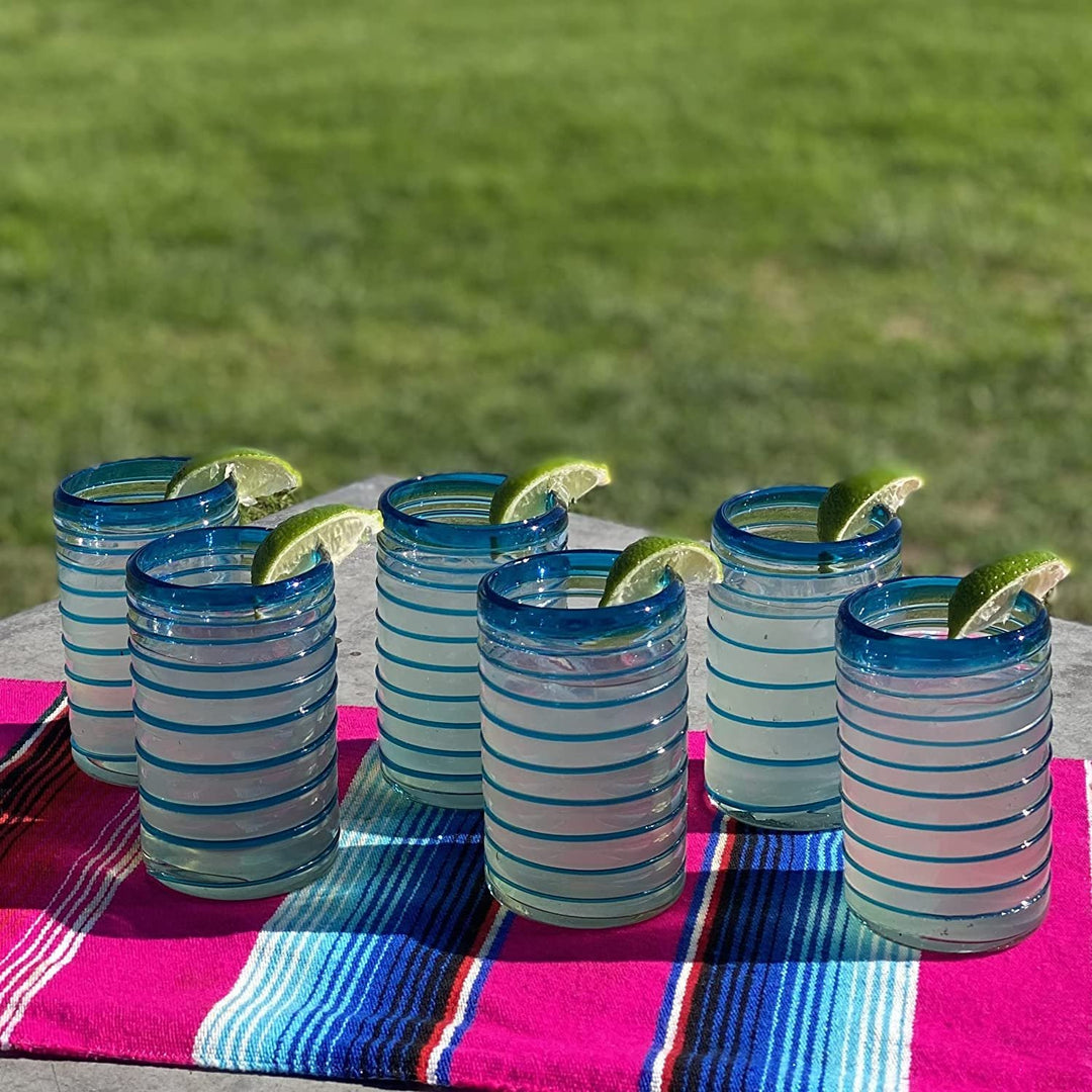 Mundgeblasene mexikanische Trinkgläser – Set aus 6 Gläsern mit Aqua-Spiral-Design (je 14 oz) …